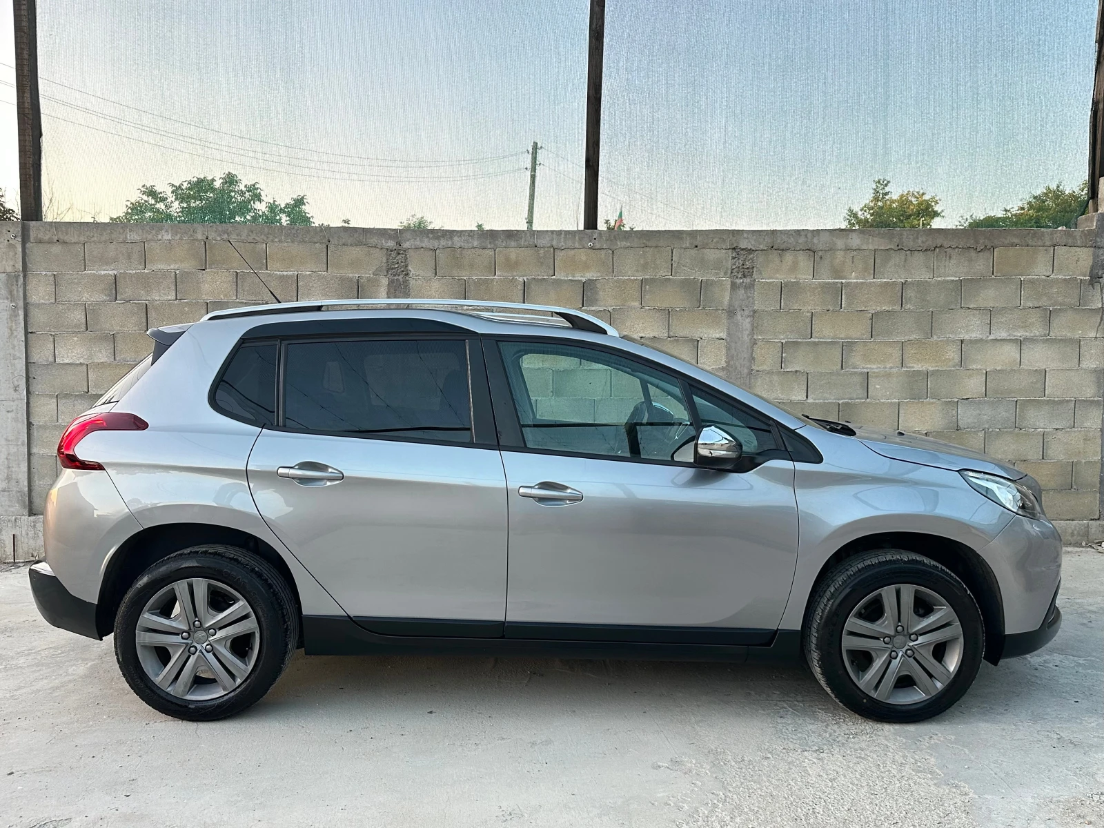 Peugeot 2008 1.6 Blue-HDi Реални километри, снимка 6 - Автомобили и джипове - 55492206