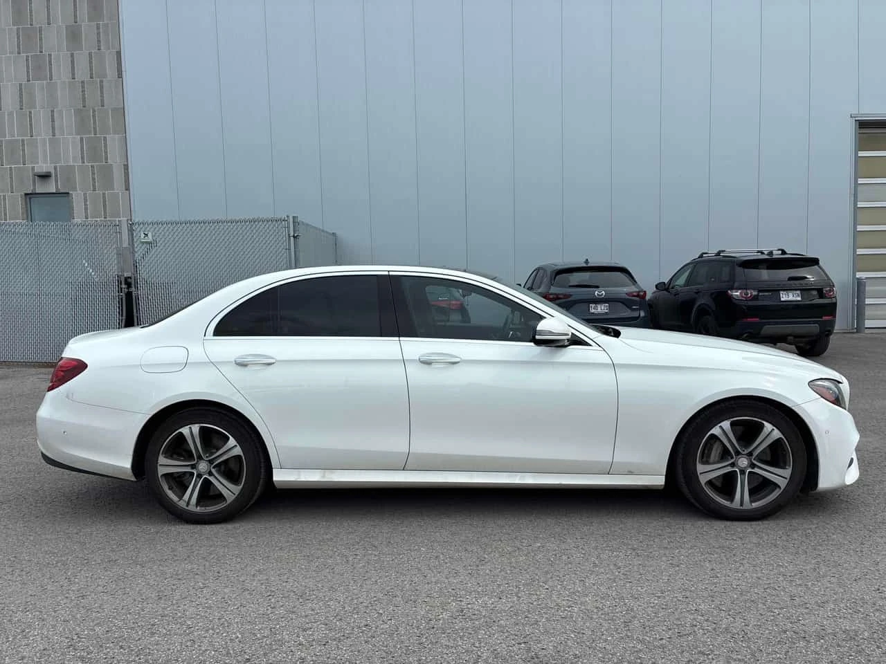 Mercedes-Benz E 400 4MATIC* BURMESTER* + ГУМИ , снимка 3 - Автомобили и джипове - 55743629