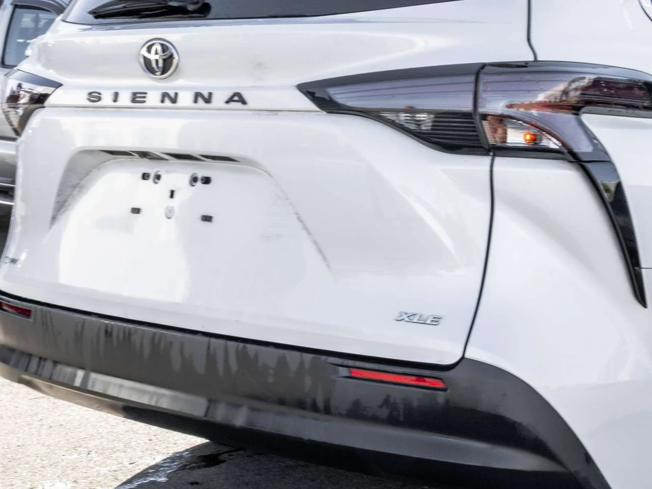 Toyota Sienna Hybrid XLE 8 Passenger | Mobile.bg � ����������� 9