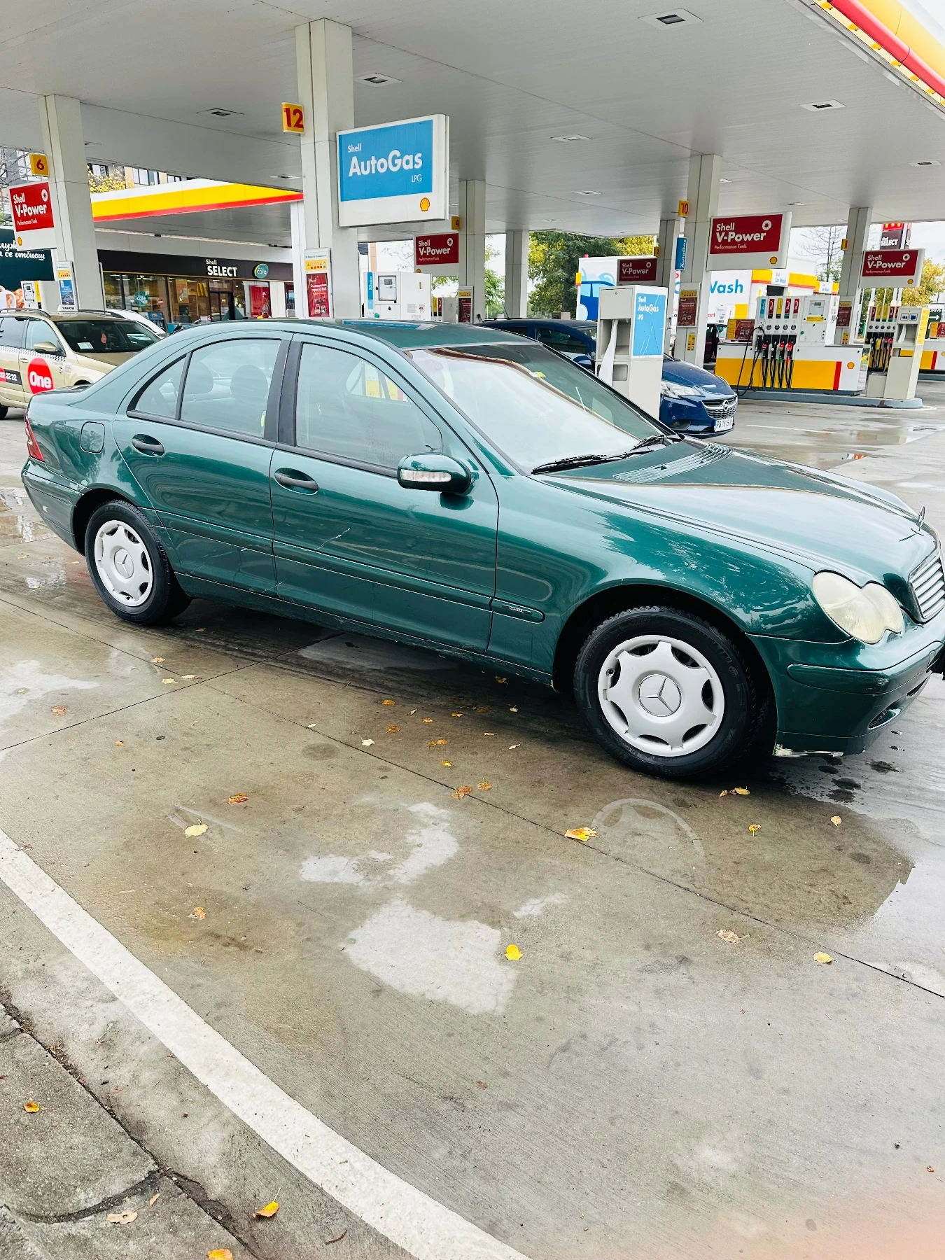 Mercedes-Benz C 200, снимка 2 - Автомобили и джипове - 56550838