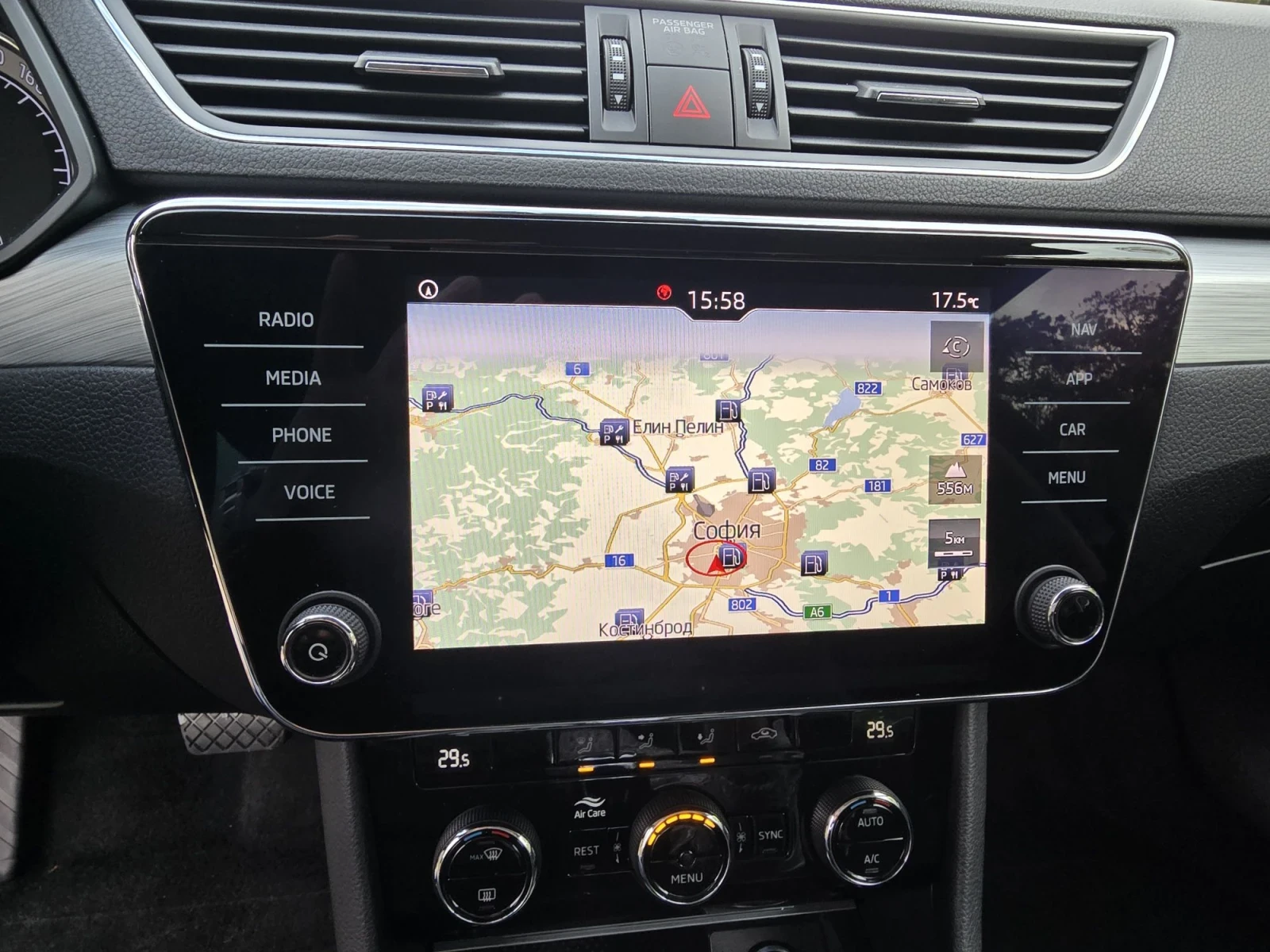 Skoda Superb 2.0TDI 150ks, снимка 9 - Автомобили и джипове - 56621033