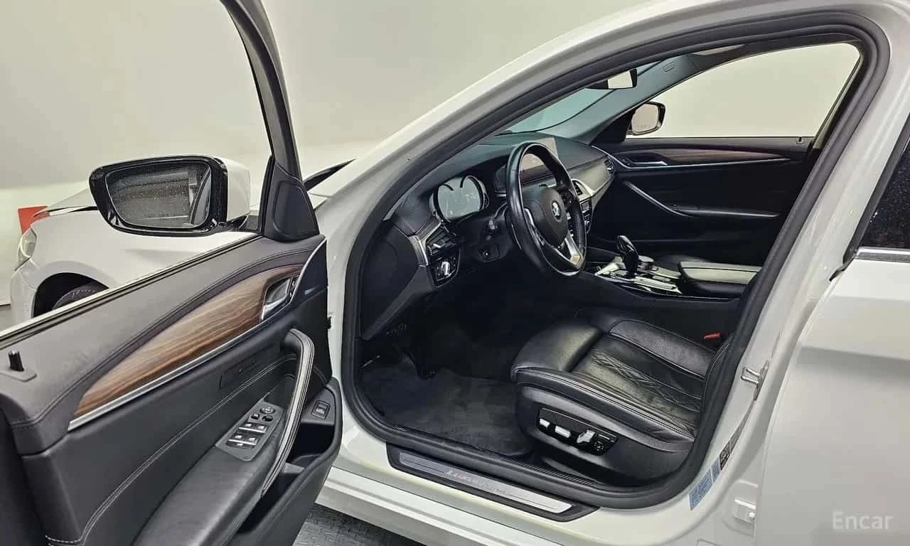 BMW 530, снимка 12 - Автомобили и джипове - 56727585