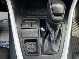 Toyota Rav4 * XLE AWD * ПОДГРЕВИ * ПАНО * KEYLESS * CARFAX, снимка 12