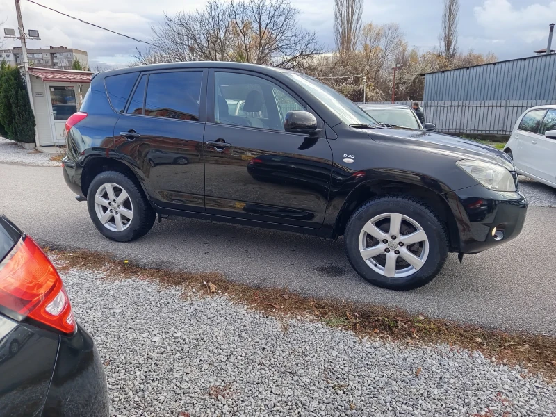 Toyota Rav4 2.2 d4d-136, снимка 3 - Автомобили и джипове - 52507710