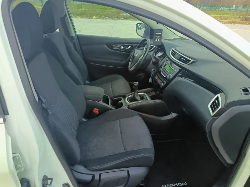 Nissan Qashqai 1.5.110 кс, снимка 15 - Автомобили и джипове - 52553951