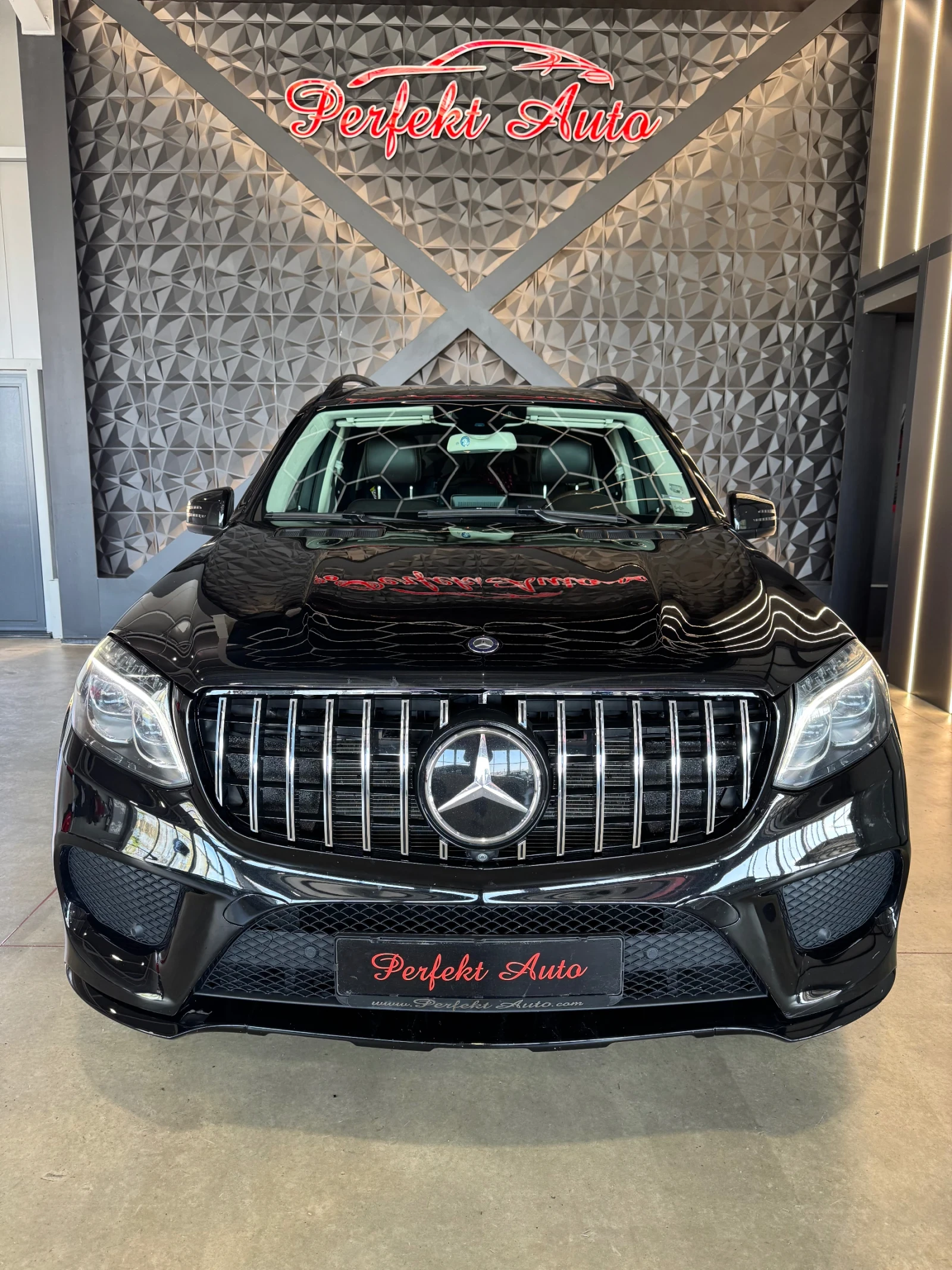 Mercedes-Benz GLS 500 4 MATIC * AMG * FULL Екстри * 6+ 1* HARMAN/KARDON - изображение 2