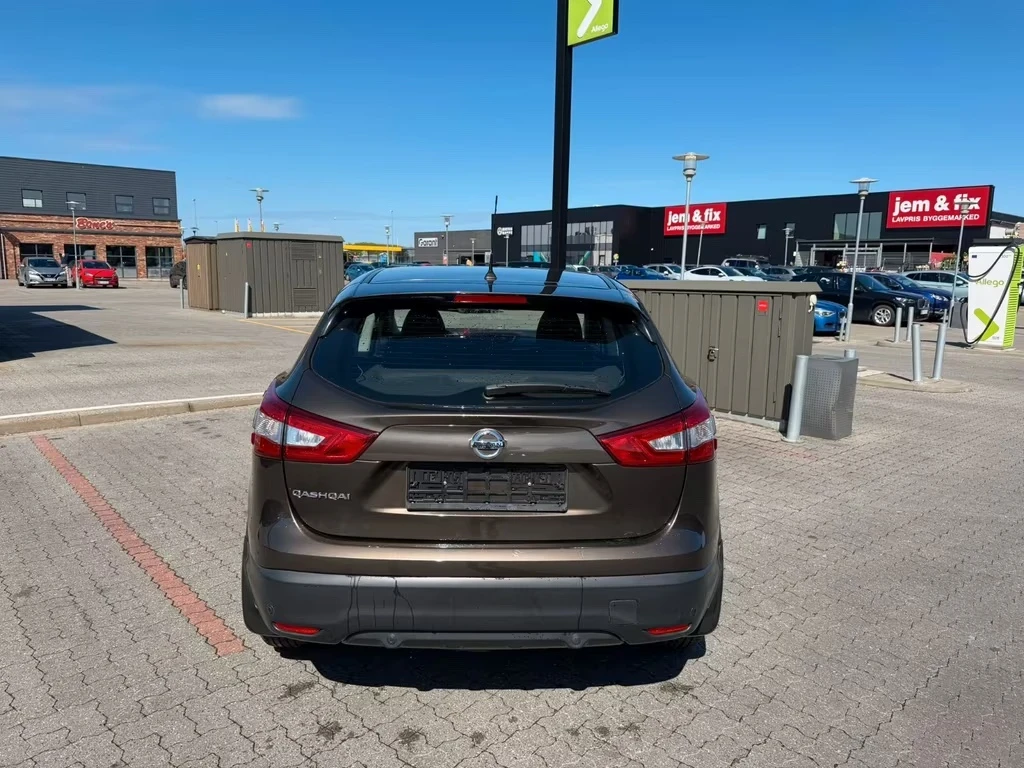 Nissan Qashqai 1.6d Tekna 131ps DK, снимка 6 - Автомобили и джипове - 54671075