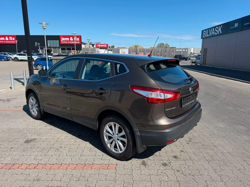 Nissan Qashqai 1.6d Tekna 131ps DK, снимка 7 - Автомобили и джипове - 54671075