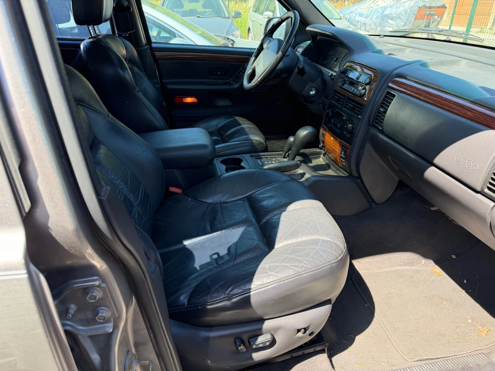 Jeep Grand cherokee 4.0i БЕНЗИН 190kc, снимка 7 - Автомобили и джипове - 54718438