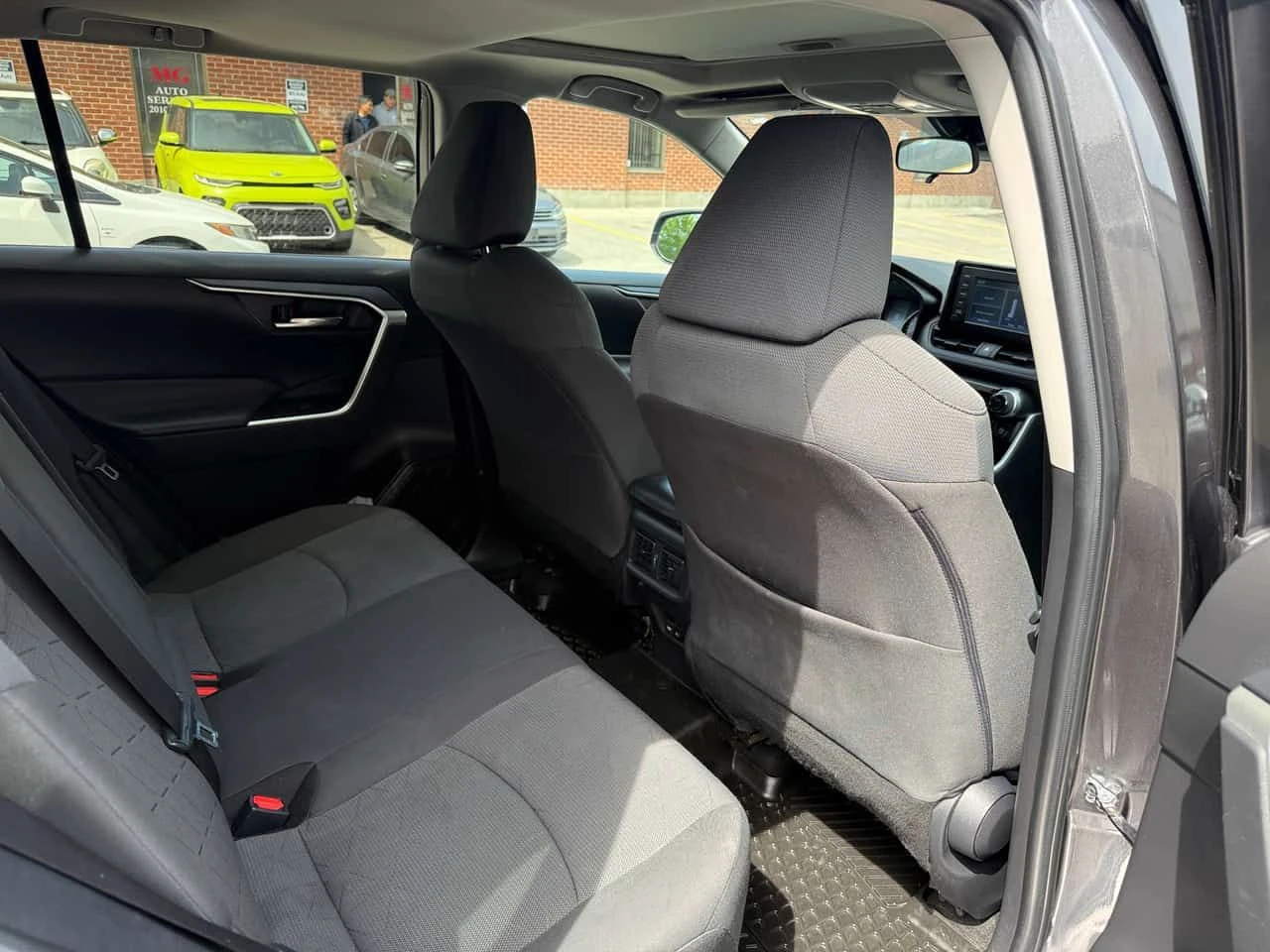 Toyota Rav4 * XLE AWD * ПОДГРЕВИ * ПАНО * KEYLESS * CARFAX, снимка 10 - Автомобили и джипове - 54794476