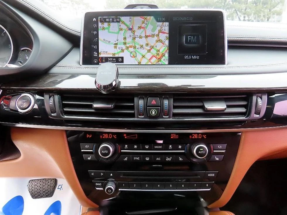 BMW X6 XDRIVE M50D HEAD UP 360CAM PANORAMA FULL, снимка 8 - Автомобили и джипове - 55538626