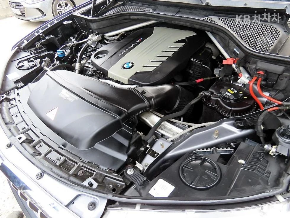 BMW X6 XDRIVE M50D HEAD UP 360CAM PANORAMA FULL, снимка 16 - Автомобили и джипове - 55538626
