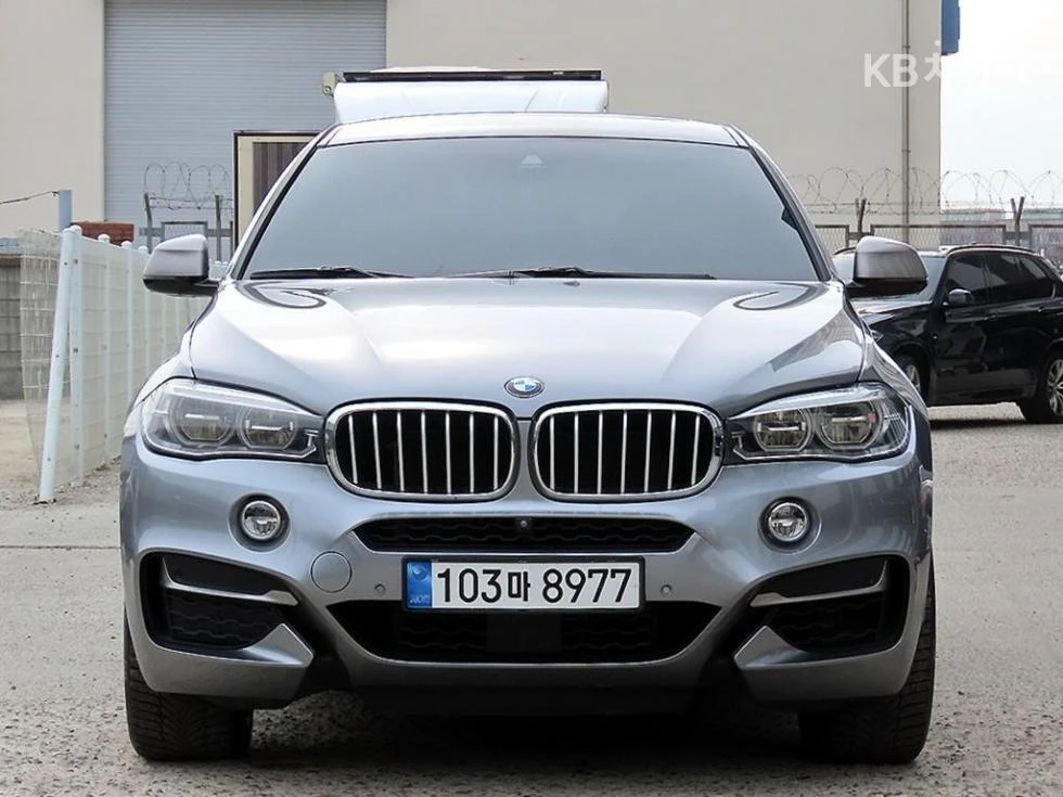 BMW X6 XDRIVE M50D HEAD UP 360CAM PANORAMA FULL, снимка 3 - Автомобили и джипове - 55538626