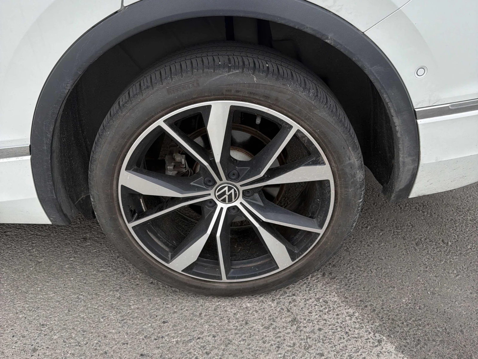 VW Tiguan Highline R-Line, снимка 7 - Автомобили и джипове - 56275161