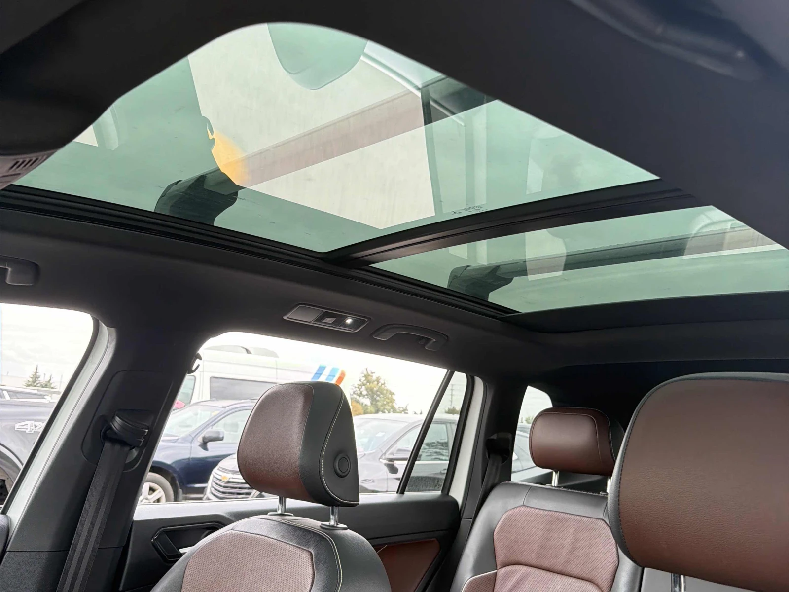 VW Tiguan Highline R-Line, снимка 12 - Автомобили и джипове - 56275161