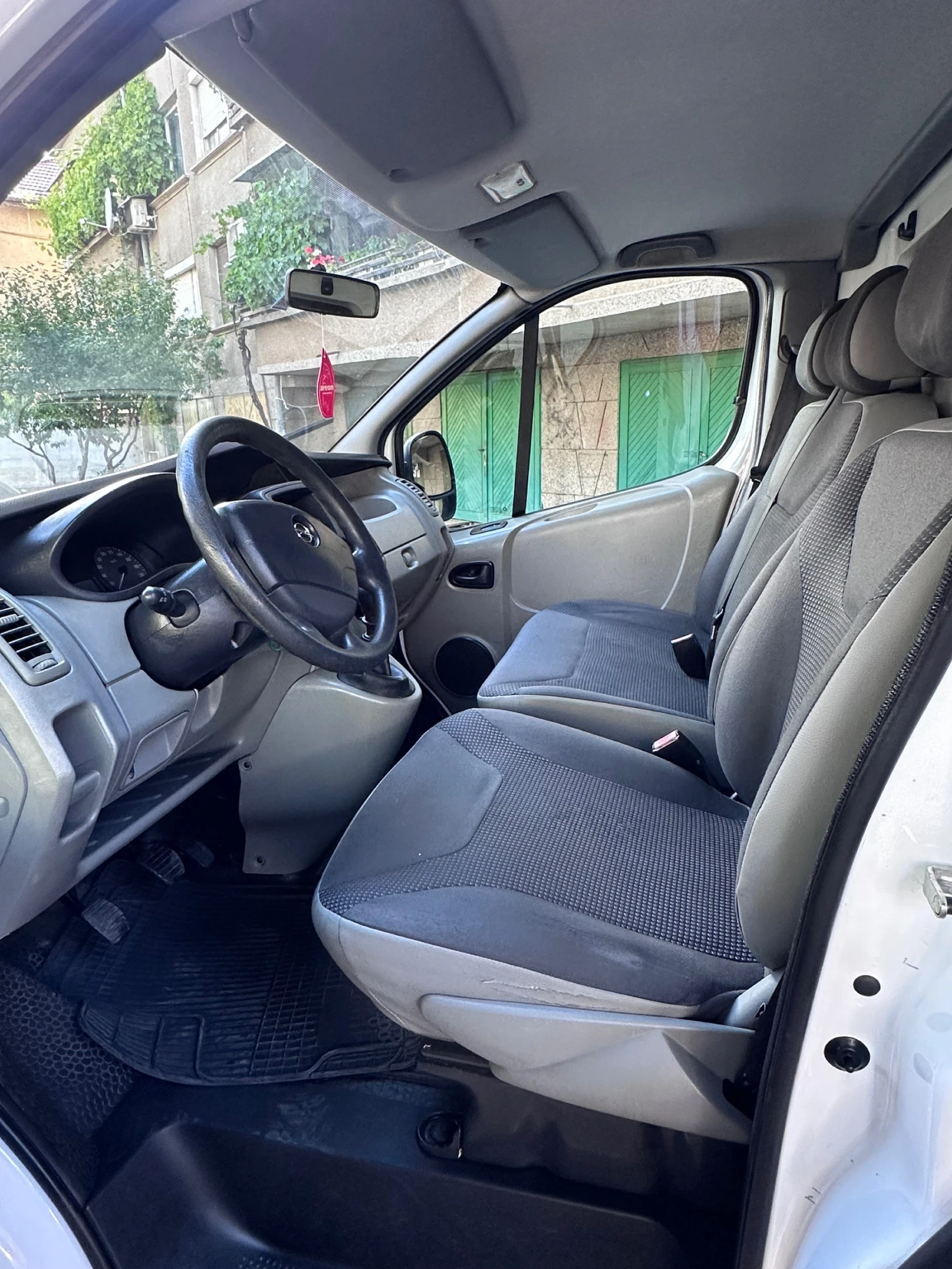 Opel Vivaro 2.0 CDTI, снимка 12 - Бусове и автобуси - 54885889