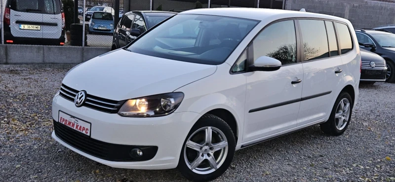 VW Touran 2012г , снимка 2 - Автомобили и джипове - 47906116