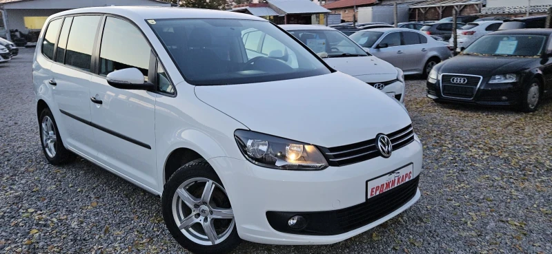 VW Touran 2012г , снимка 3 - Автомобили и джипове - 47906116