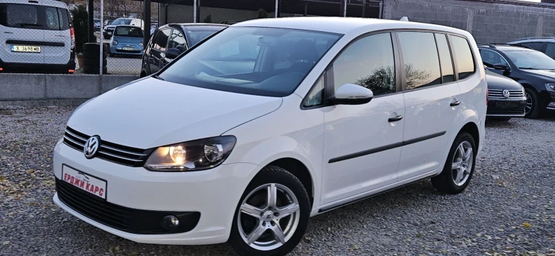 VW Touran 2012г , снимка 4 - Автомобили и джипове - 47906116