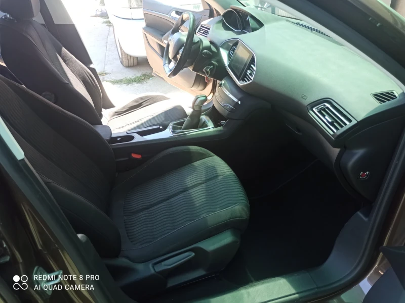 Peugeot 308 1.2 Бензин и Газ, снимка 9 - Автомобили и джипове - 52648318