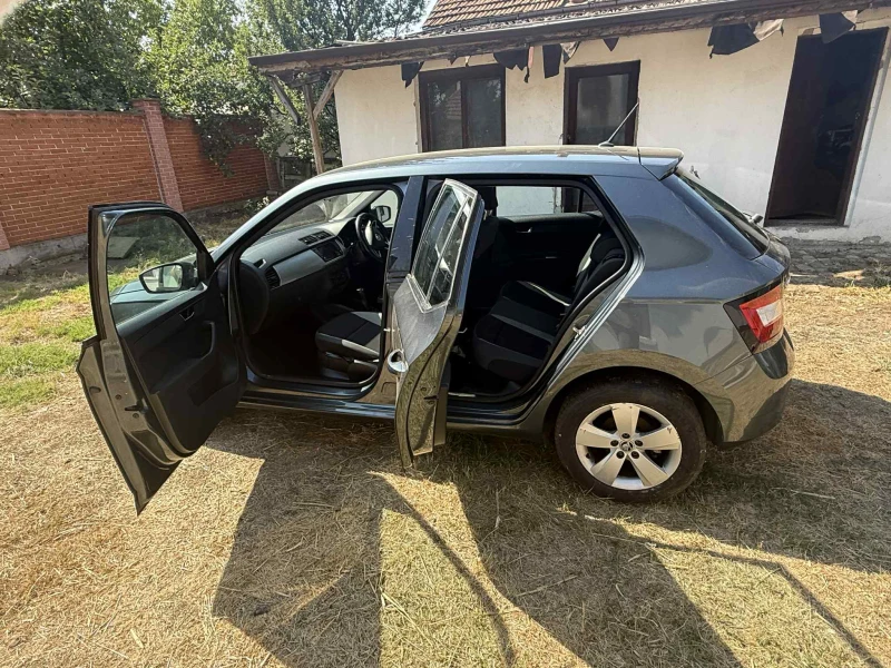 Skoda Fabia 1.0 Tsi 95, снимка 9 - Автомобили и джипове - 52921473