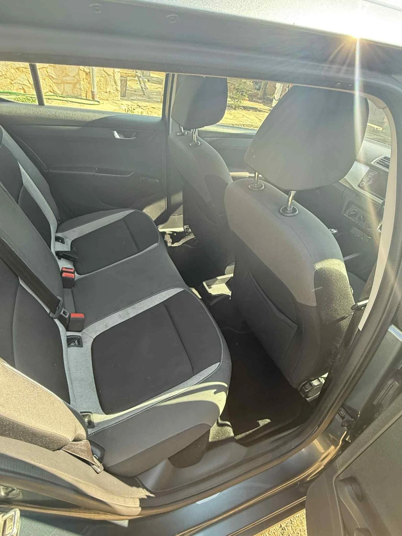 Skoda Fabia 1.0 Tsi 95, снимка 10 - Автомобили и джипове - 52921473