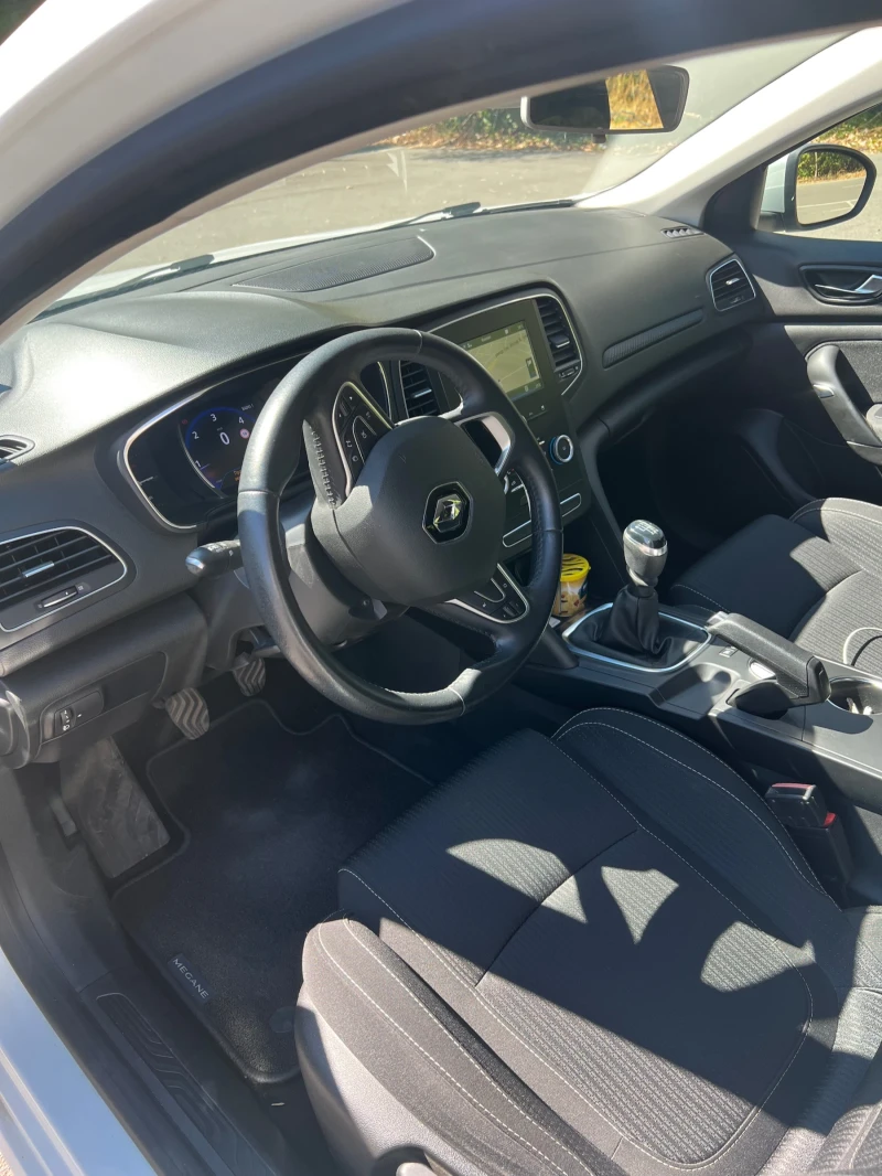 Renault Megane 1, 5DCI NAVI, снимка 9 - Автомобили и джипове - 51816918