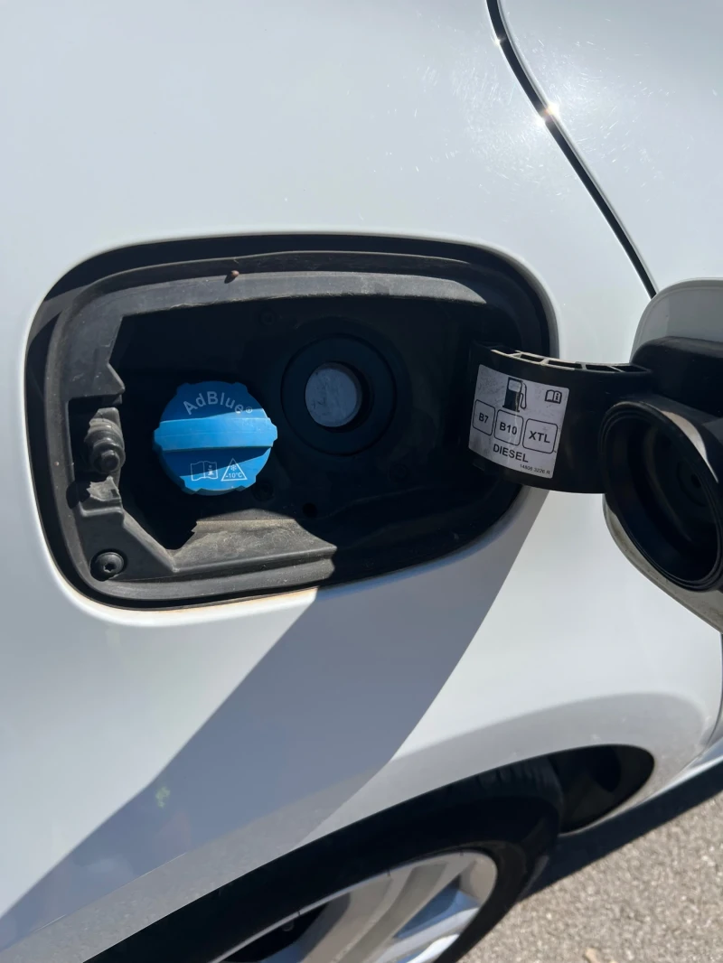 Renault Megane 1, 5DCI NAVI, снимка 4 - Автомобили и джипове - 51816918