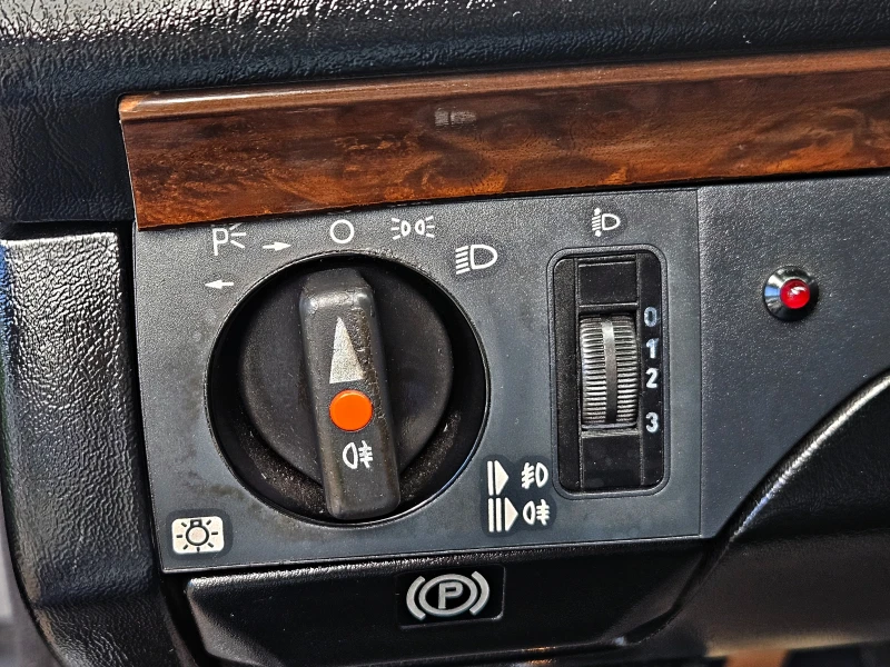 Mercedes-Benz E 260 ГАЗ/CLIMATIC/5 СКОРОСТИ, снимка 12 - Автомобили и джипове - 52155122