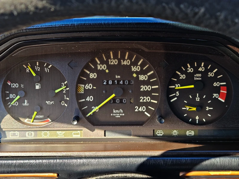 Mercedes-Benz E 260 ГАЗ/CLIMATIC/5 СКОРОСТИ, снимка 9 - Автомобили и джипове - 52155122