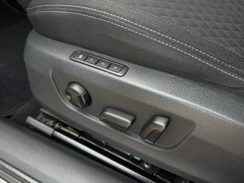 Skoda Superb 2.0TDI/4X4/ПОГРЕВ/ЕЛ.СЕДАЛКИ, снимка 8 - Автомобили и джипове - 52858904