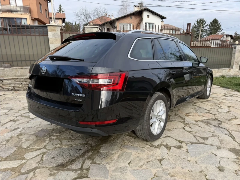 Skoda Superb 2.0TDI/4X4/ПОГРЕВ/ЕЛ.СЕДАЛКИ, снимка 4 - Автомобили и джипове - 52858904