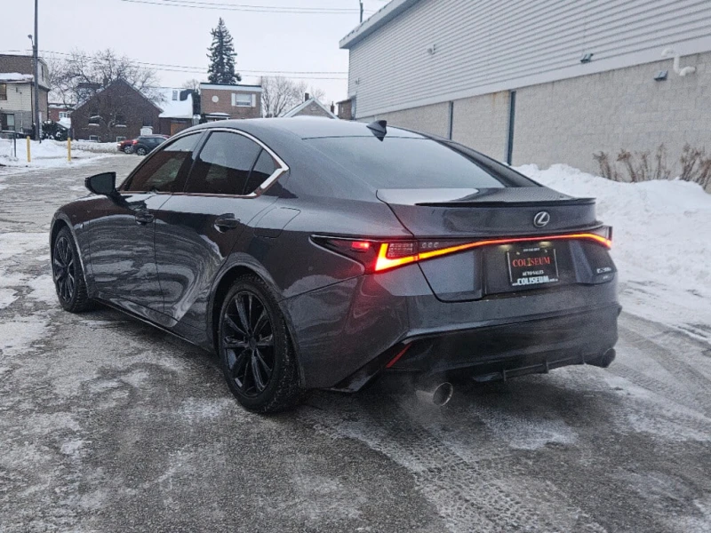 Lexus IS 300 * АВТО КРЕДИТ* ЦЕНА ДО БГ * СЕРВИЗНА ИСТОРИЯ * , снимка 5 - Автомобили и джипове - 53496977