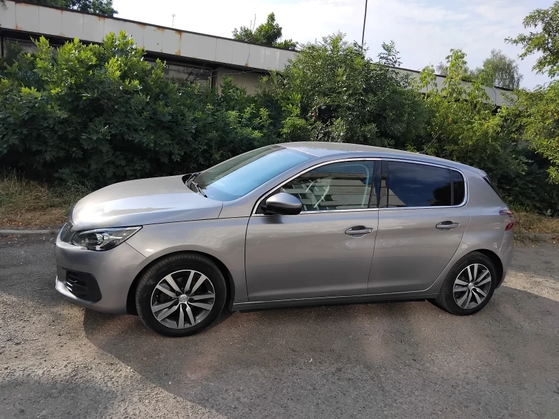 Peugeot 308 1.2 t facelift 2019г. Keylees, Navi, camera, снимка 2 - Автомобили и джипове - 53506860