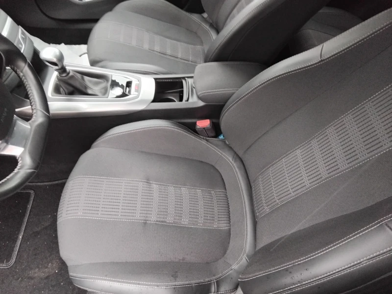 Peugeot 308 1.2 t facelift 2019г. Keylees, Navi, camera, снимка 15 - Автомобили и джипове - 53506860