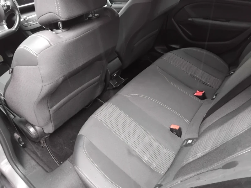 Peugeot 308 1.2 t facelift 2019г. Keylees, Navi, camera, снимка 13 - Автомобили и джипове - 53506860