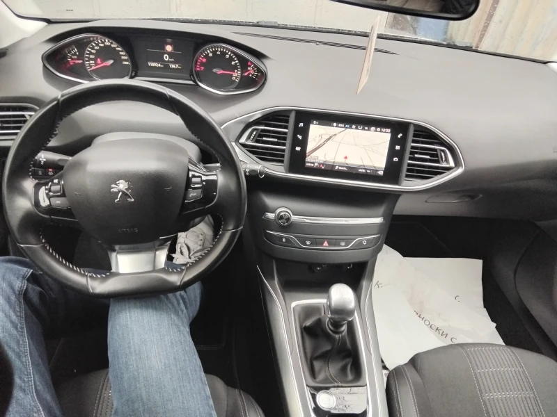 Peugeot 308 1.2 t facelift 2019г. Keylees, Navi, camera, снимка 11 - Автомобили и джипове - 53506860
