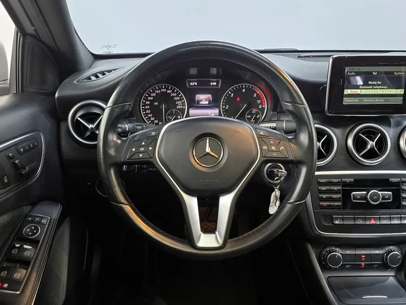 Mercedes-Benz A 200 2.0, снимка 13 - Автомобили и джипове - 54279022