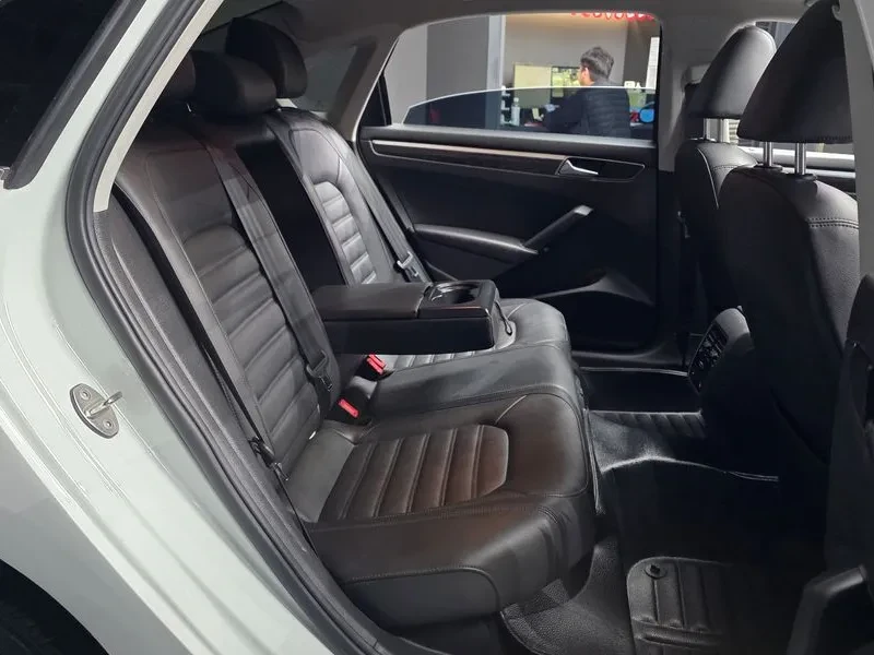 VW Passat 2.0 TSI B7, снимка 12 - Автомобили и джипове - 55006385