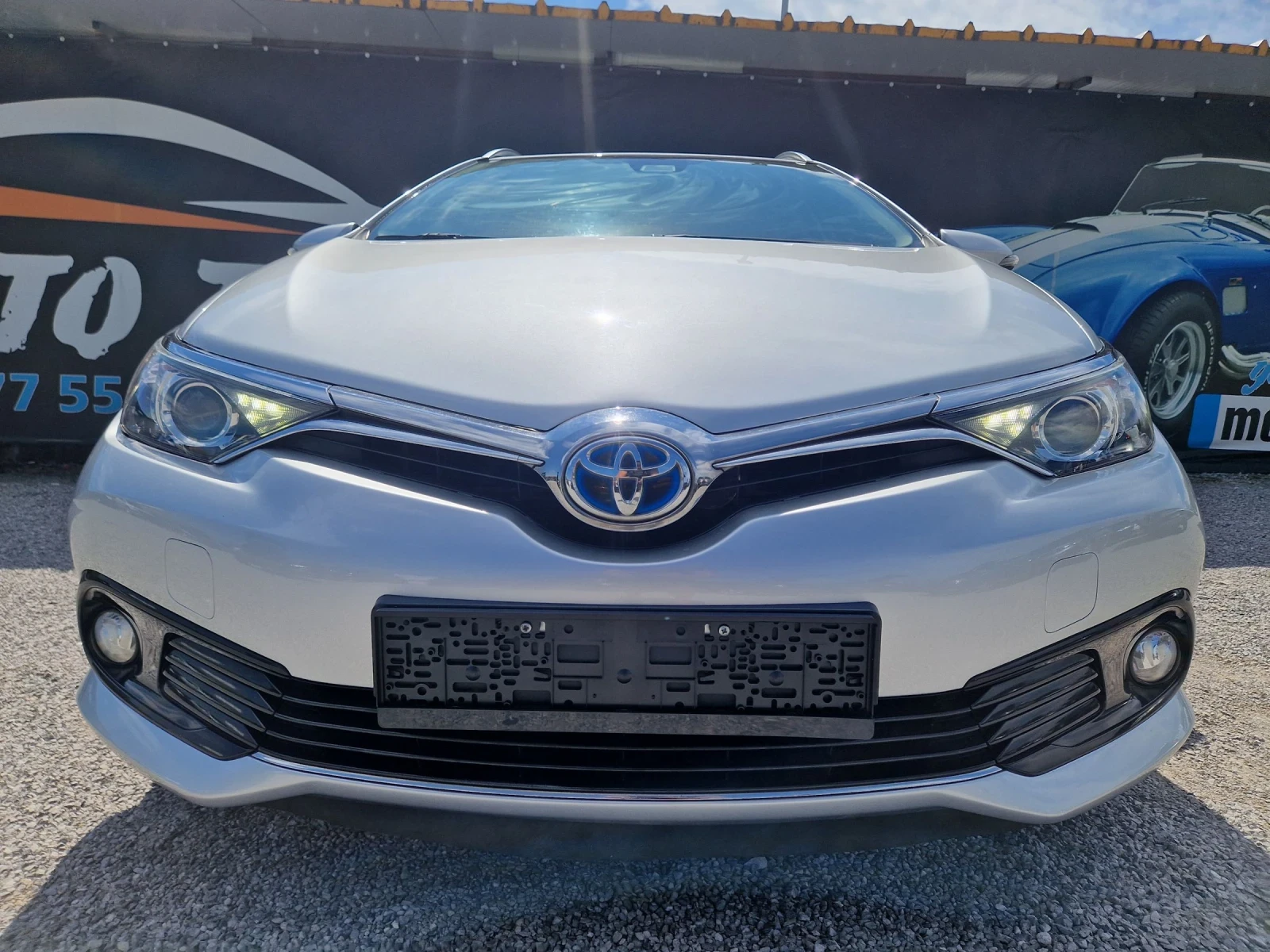 Toyota Auris 1.8HSe Hybrid Full Service - изображение 5