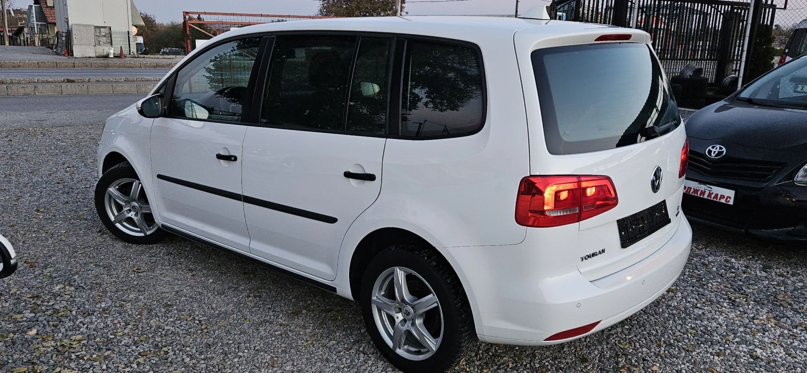 VW Touran 2012г  - изображение 8