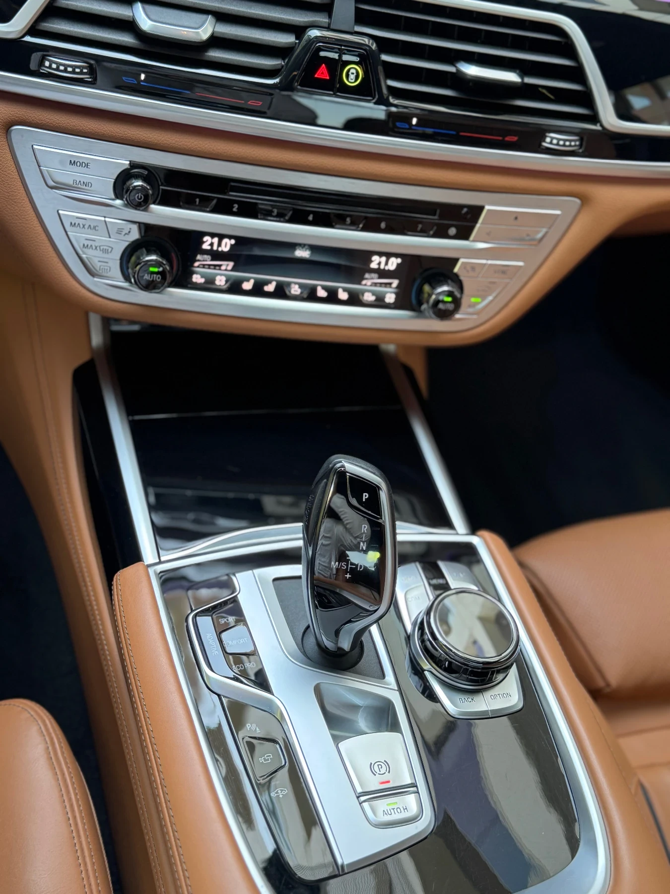 BMW 750 xi M Sport - изображение 9