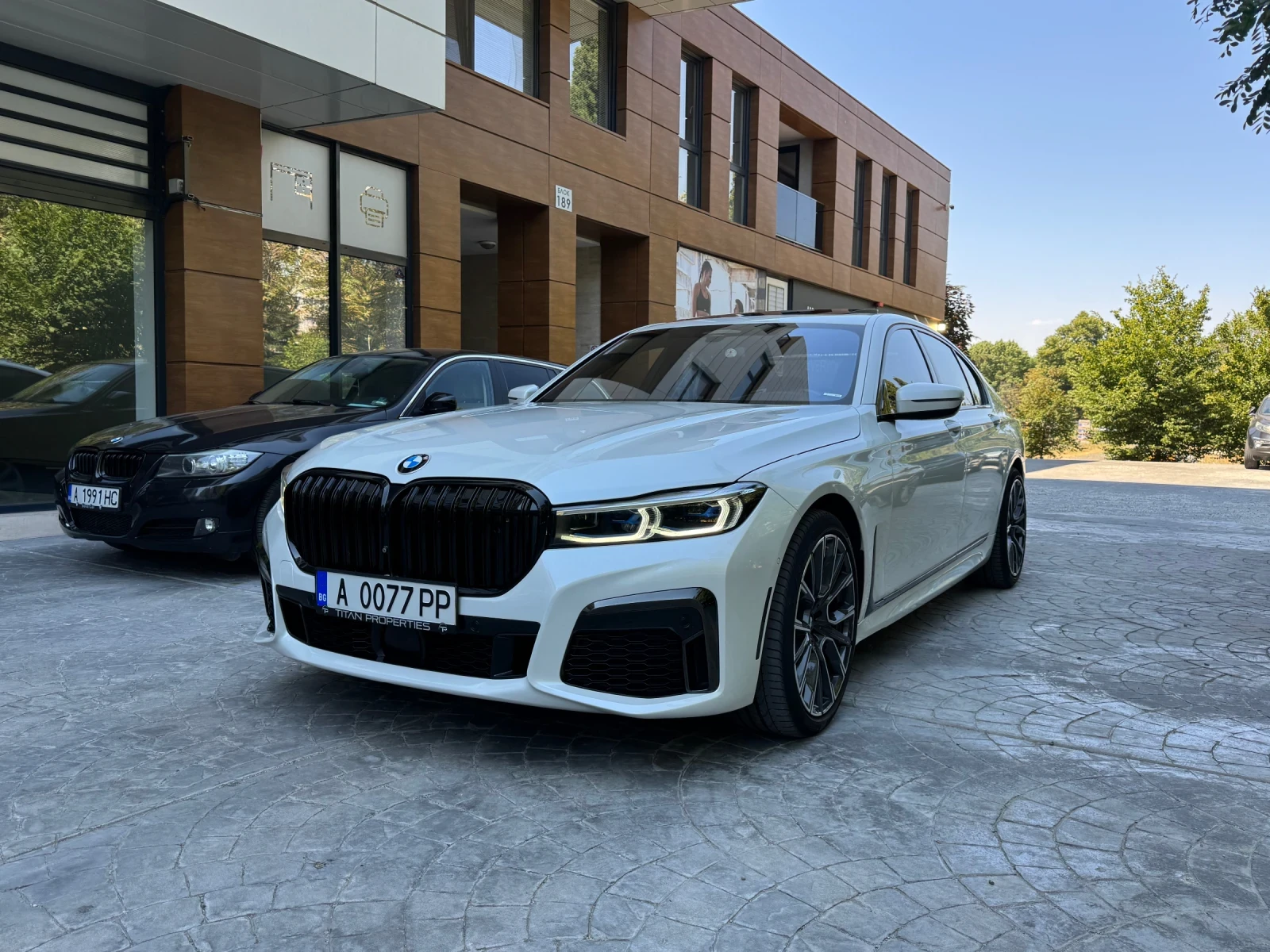 BMW 750 xi M Sport - изображение 3