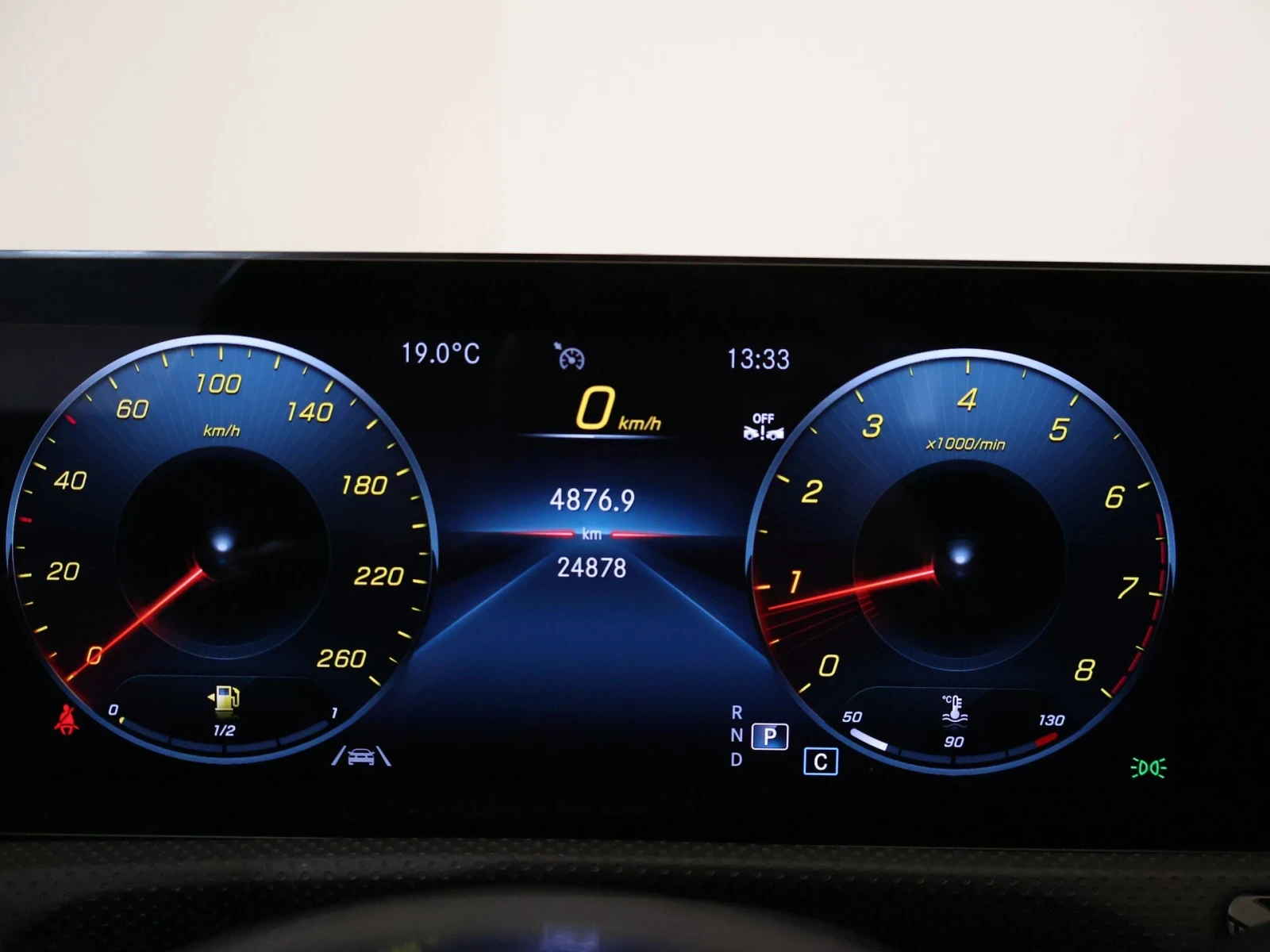 Mercedes-Benz CLA 200 AMG LINE  - изображение 8
