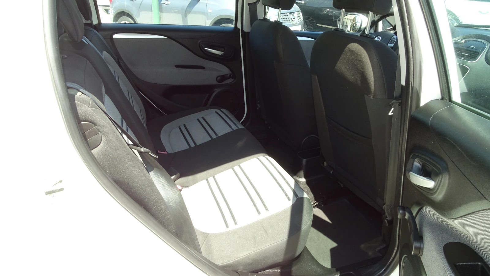 Fiat Punto 1.4 i-GPL-EVO - изображение 9