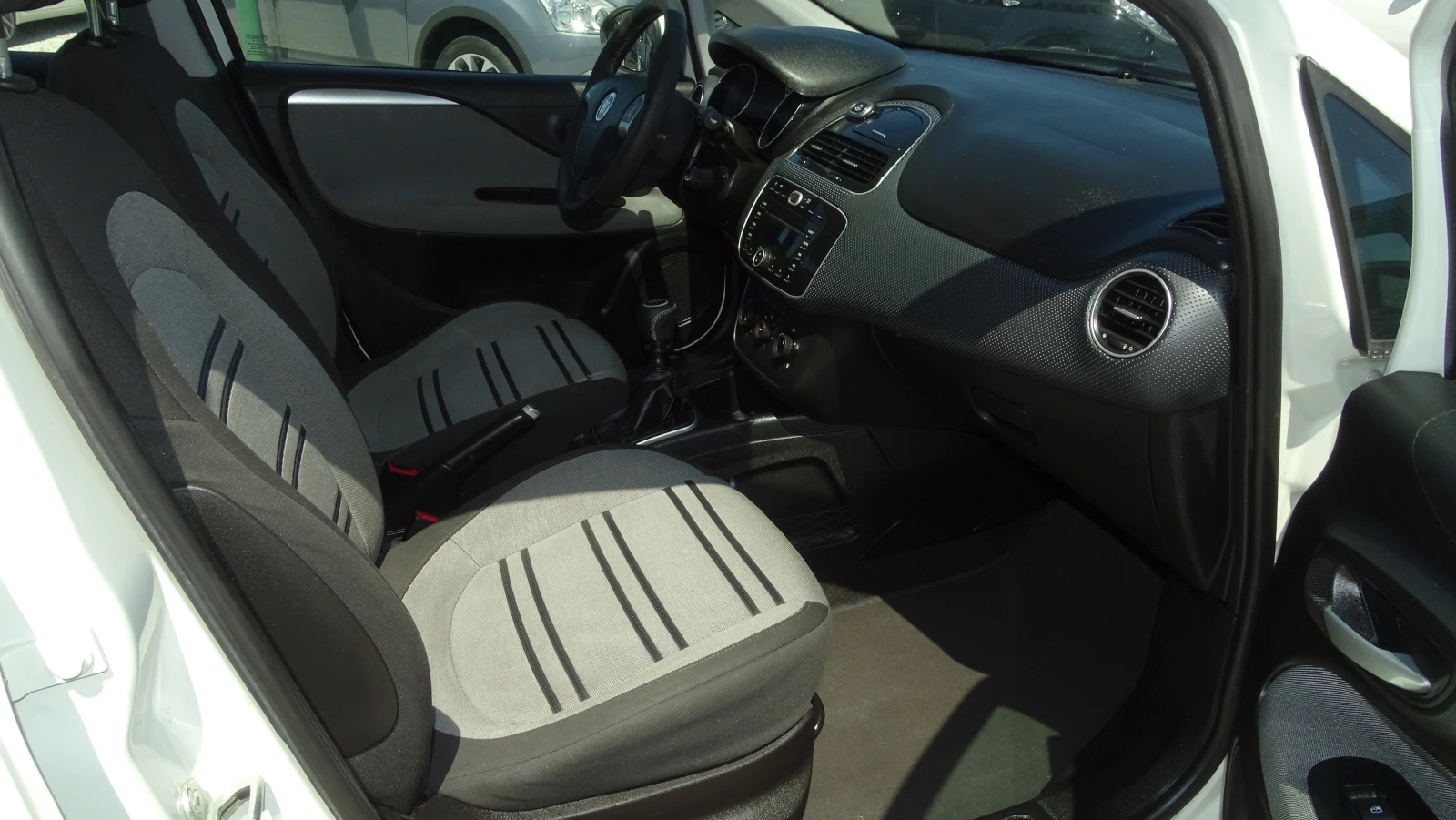 Fiat Punto 1.4 i-GPL-EVO - изображение 7