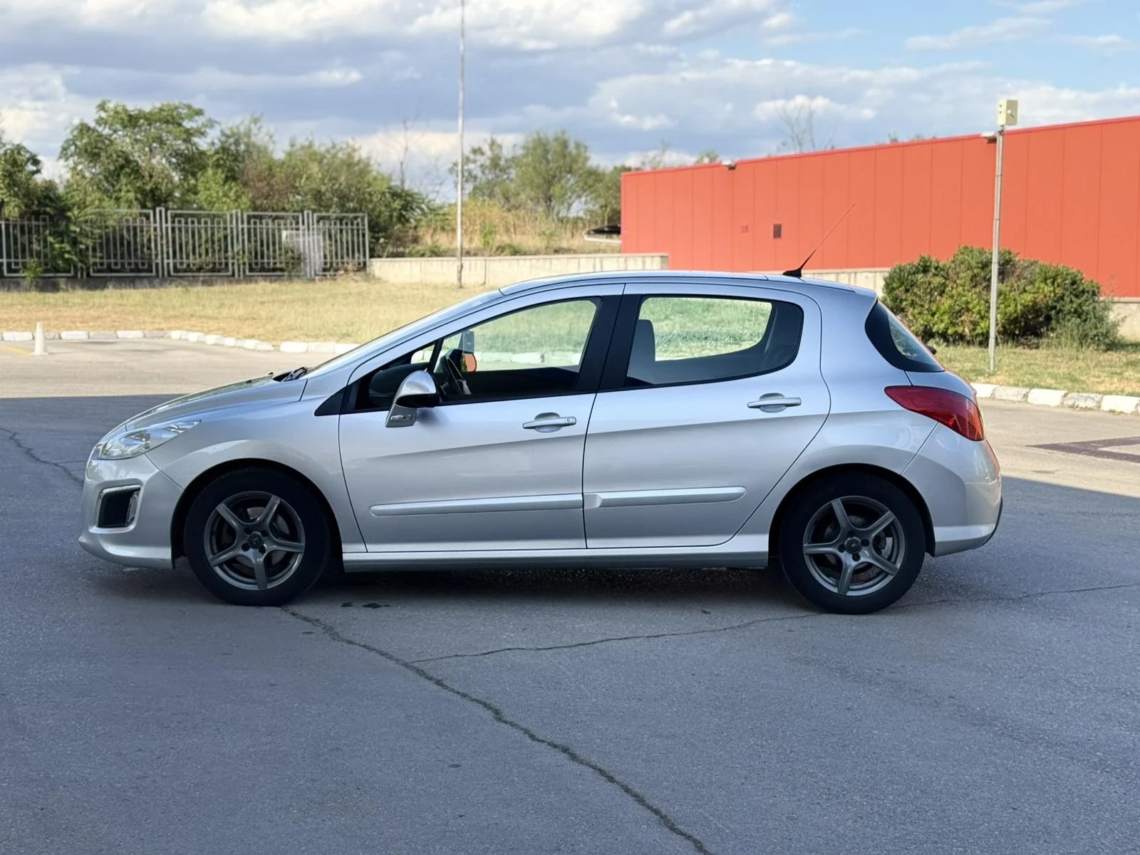 Peugeot 308 1.6 HDI - изображение 2