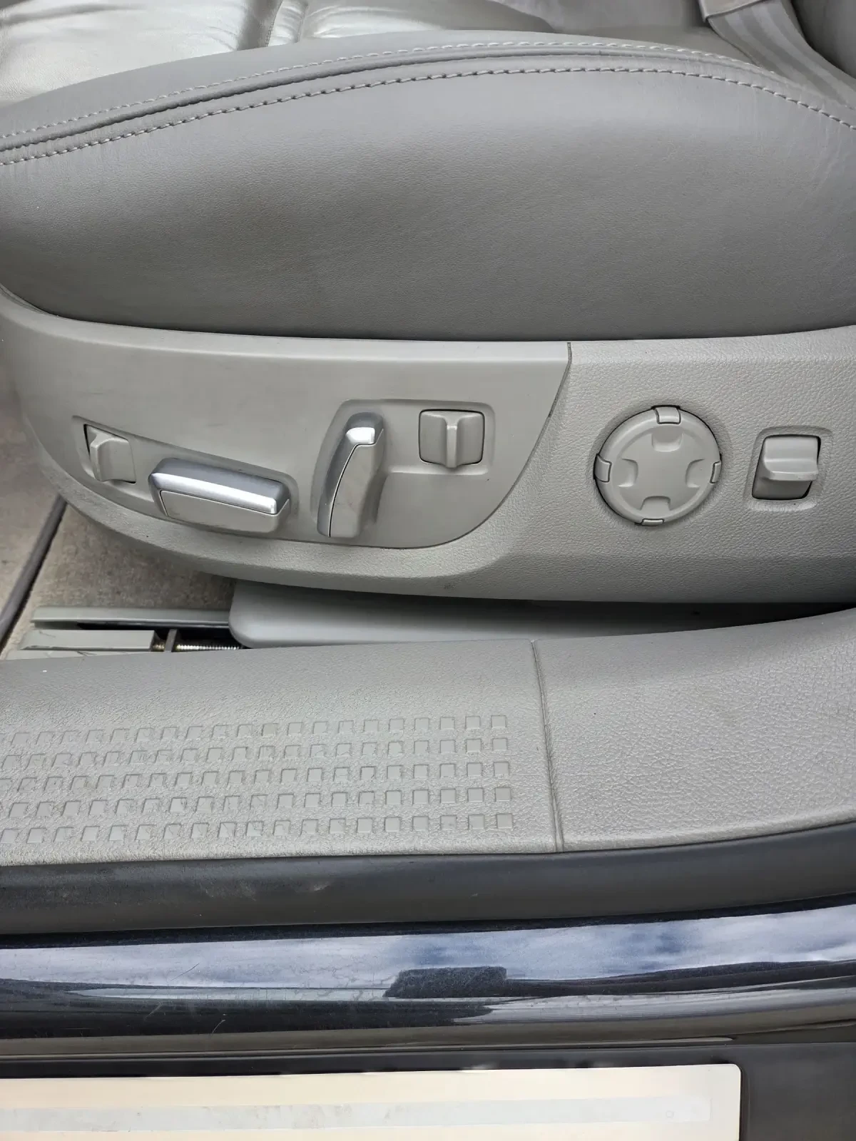 Audi A8 3000 - изображение 6