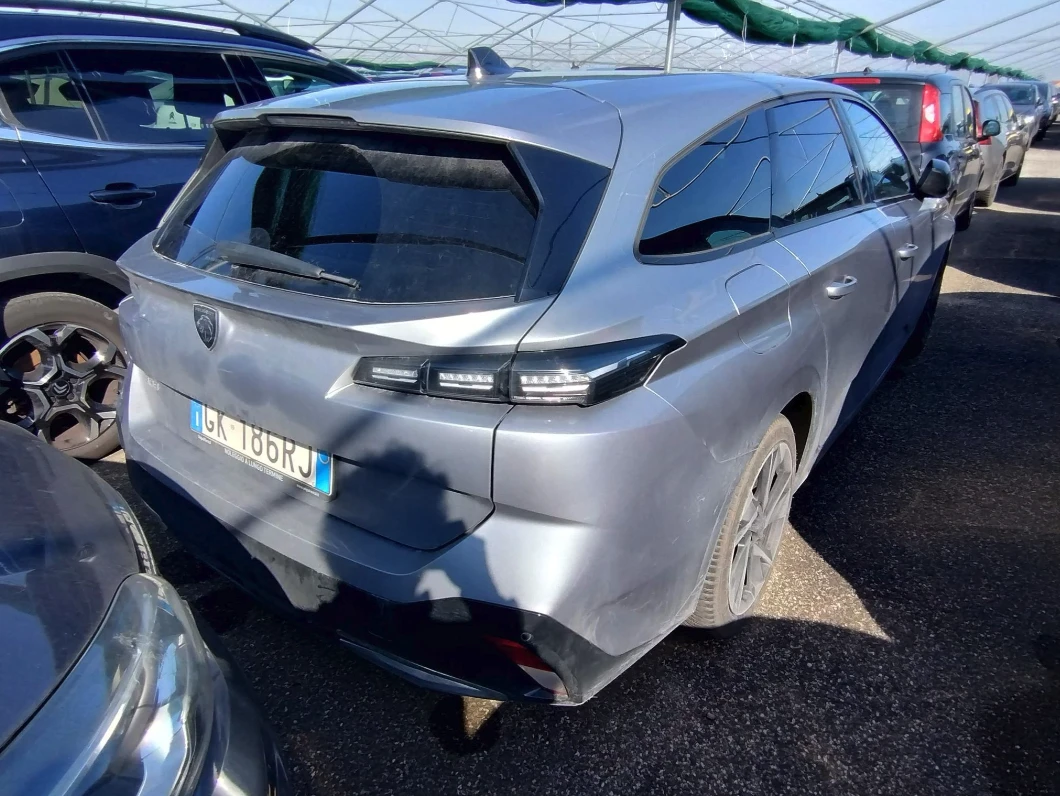 Peugeot 308 SW 1.2i Allure, снимка 3 - Автомобили и джипове - 53825764