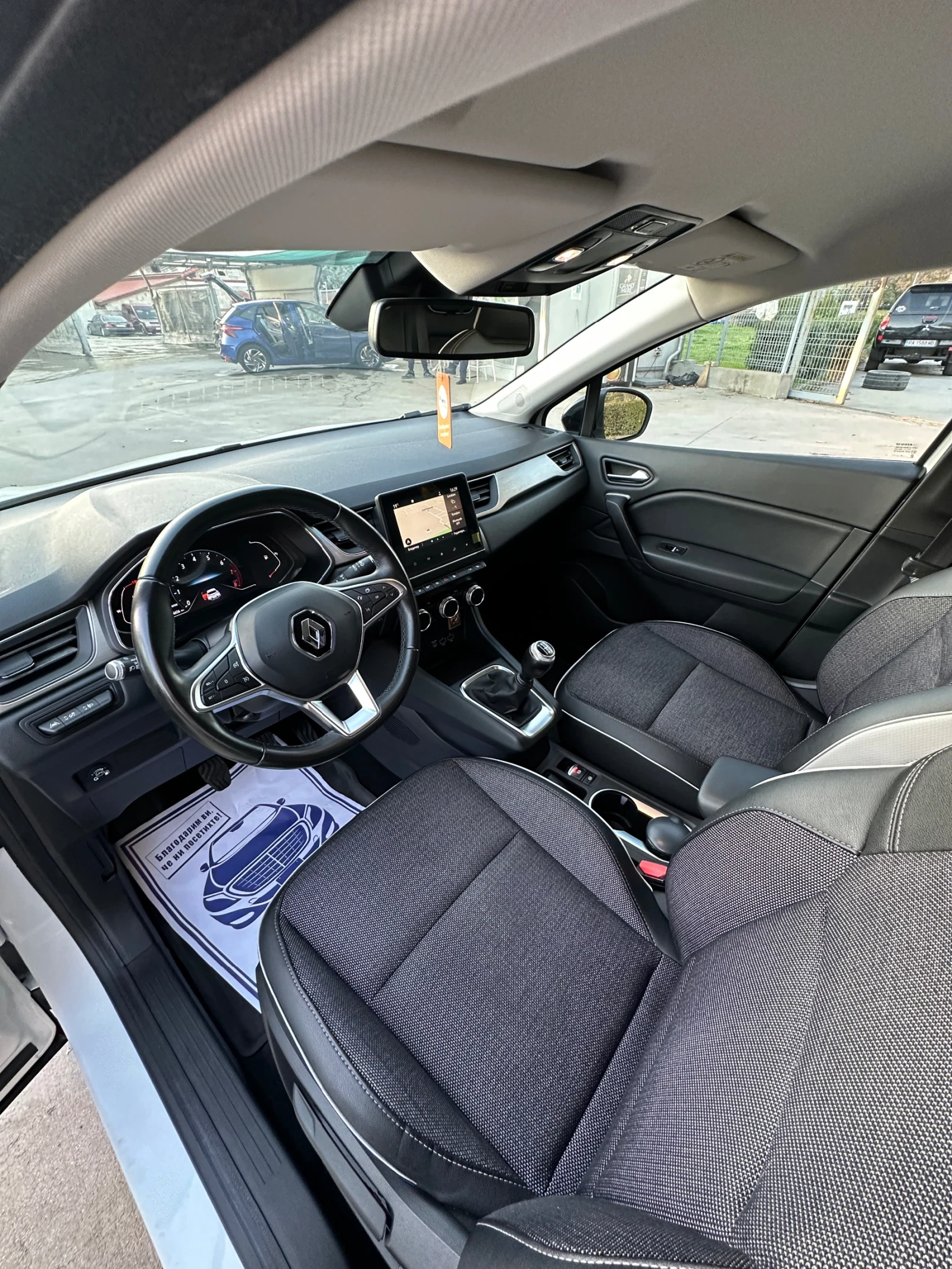 Renault Captur TCe 100 LPG Intens, снимка 10 - Автомобили и джипове - 53845859